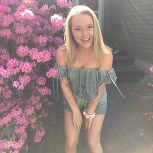 Meet your Posher, Whitney